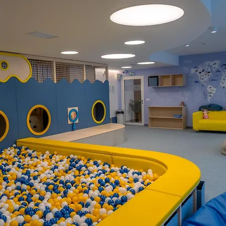 Apartamento Przy Basenie - Jacuzzi, Sauny, Sala Zabaw, Do Plazy 400m Plaskie Dojscie Jastrzębia Góra